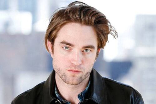 Robert Pattinson perdió el equilibrio en su primer beso con Kristen Stwart
