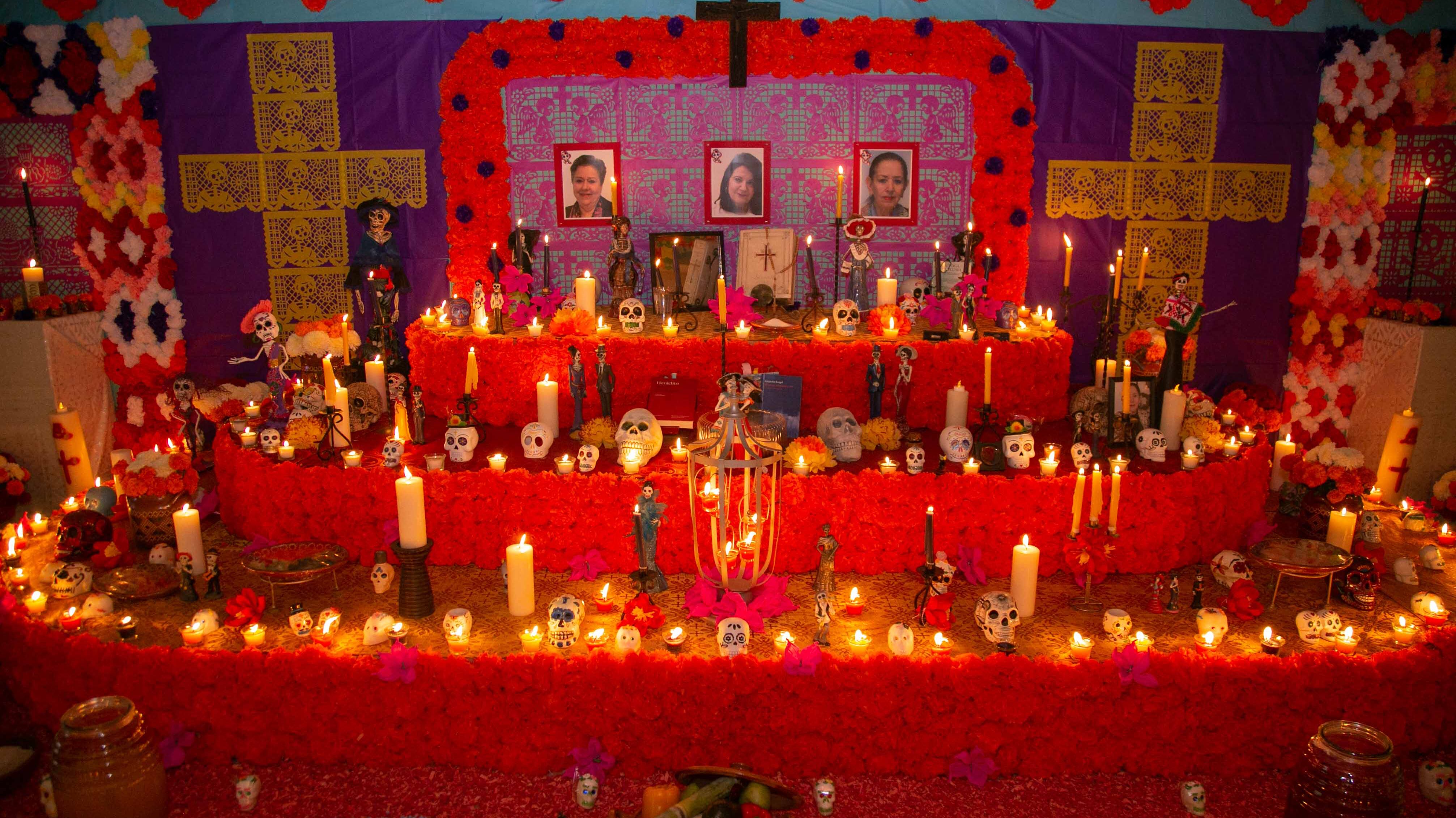 El Altar se encuentra ubicado en el auditorio Eva Molina de la Secretaría.
