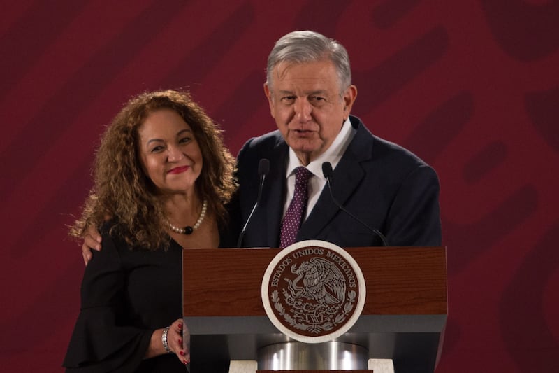 AMLO Sanjuana Martínez