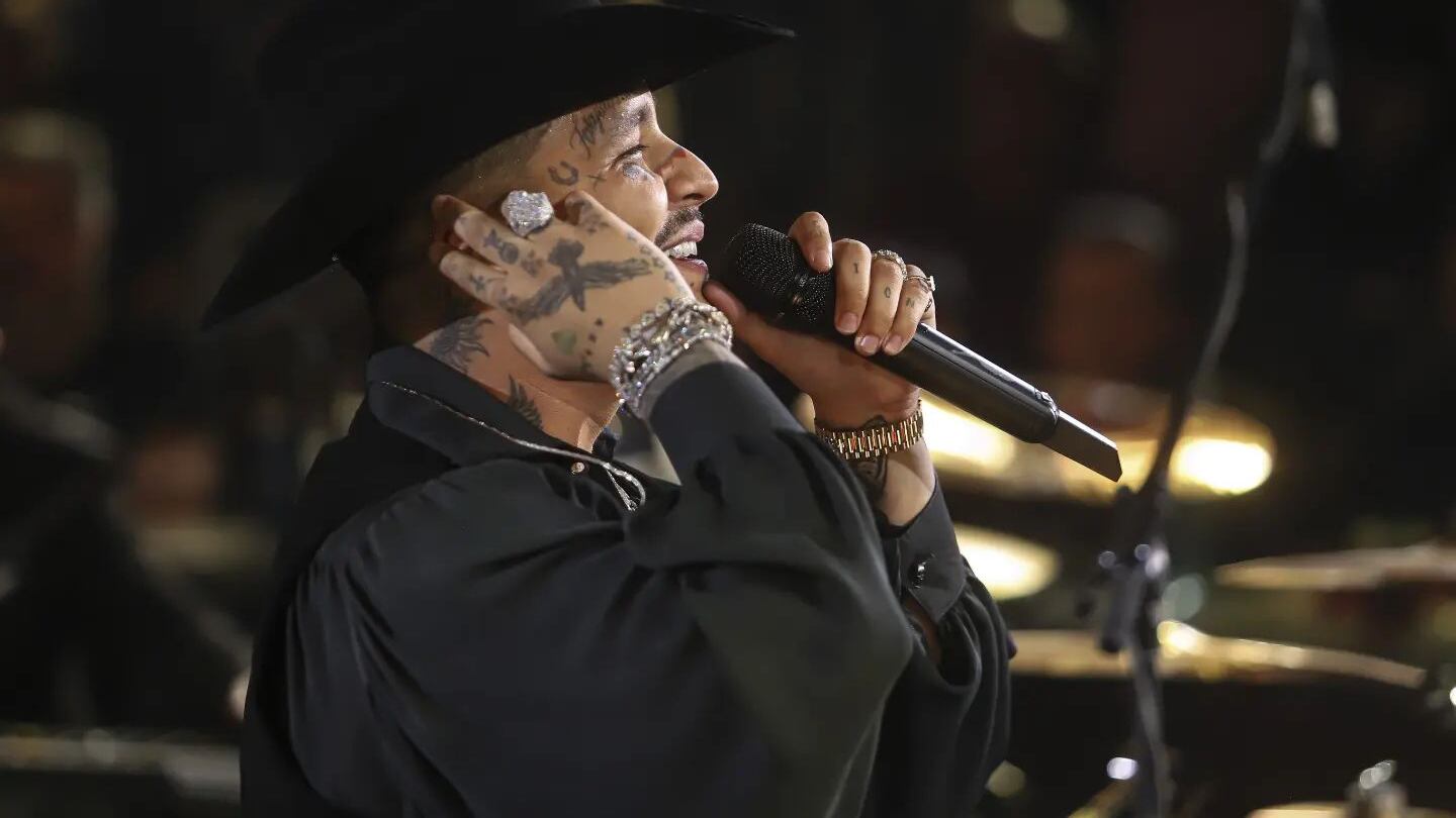 El cantante y compositor agotó las localidades para todos sus shows en el palenque.