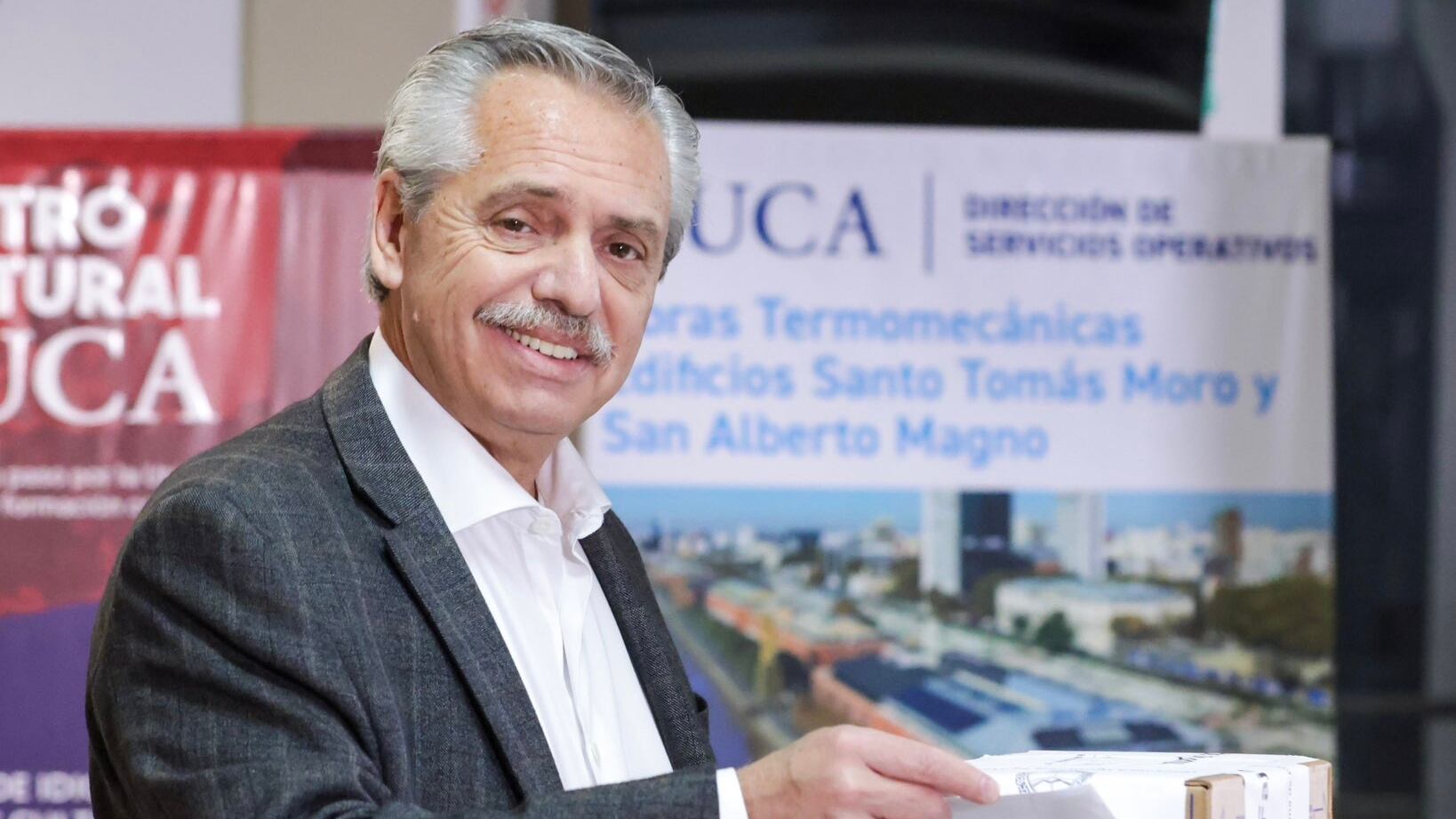 Alberto Fernández emite su voto y pide a argentinos participar en elecciones generales