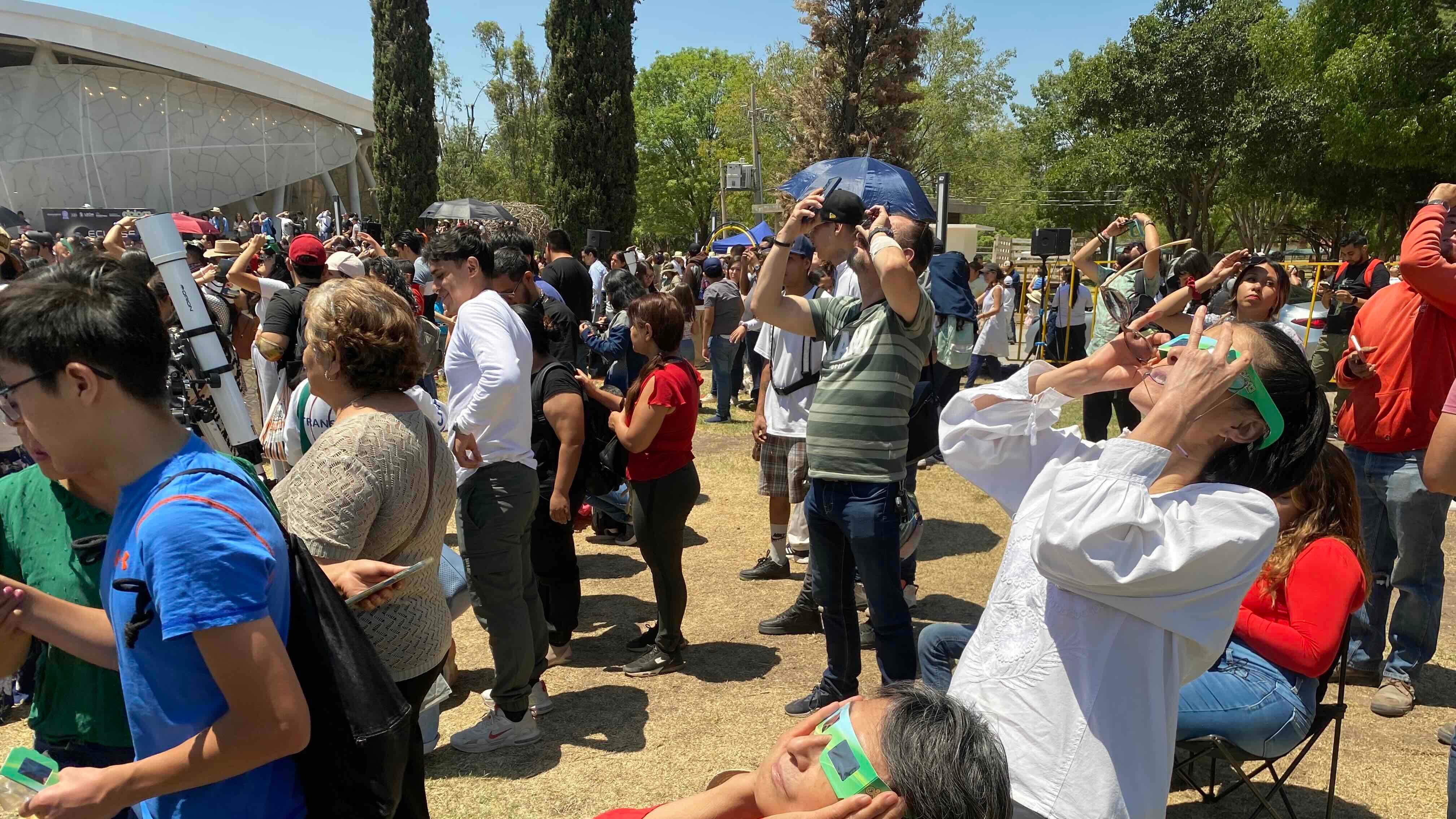 En el Centro de Ciencias Explora se reunieron alrededor de 2 mil 500 personas, mientras que en el CIO fueron más de 250.