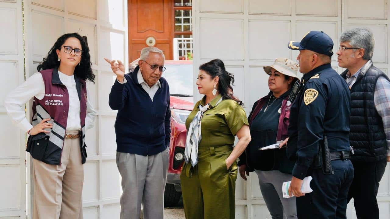 Clara Brugada y Gaby Osorio tocan en Tlalpan Casa por casa