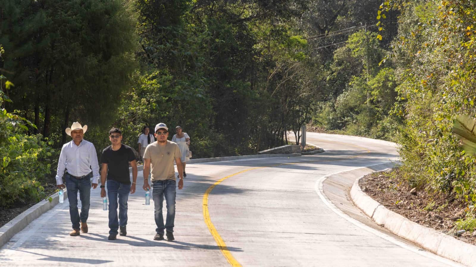 Entregan primera etapa del camino Valle Verde-El Pocito en Jalpan