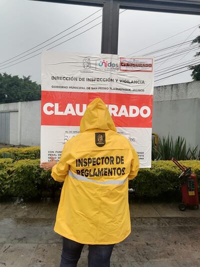 Por incumplir normas, realizan clausura de fábrica que se quemó en el Álamo Industrial.