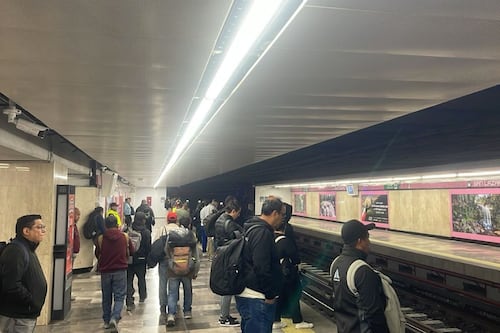 Metro CDMX en caos: Estaciones cerradas y líneas con alta afluencia hoy