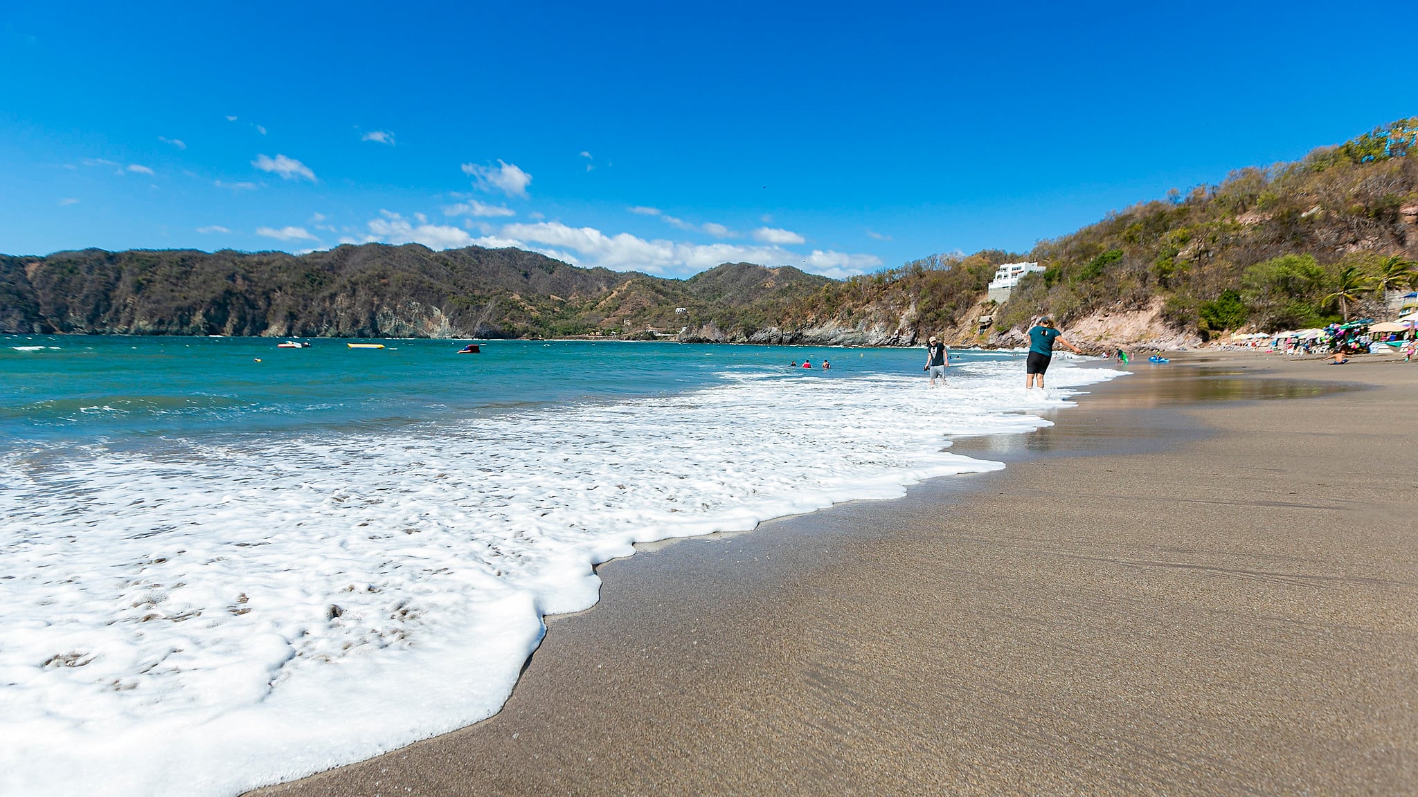Si la gente entra a las playas con altos niveles de contaminantes, es bajo su propio riesgo, señalan los especialistas.