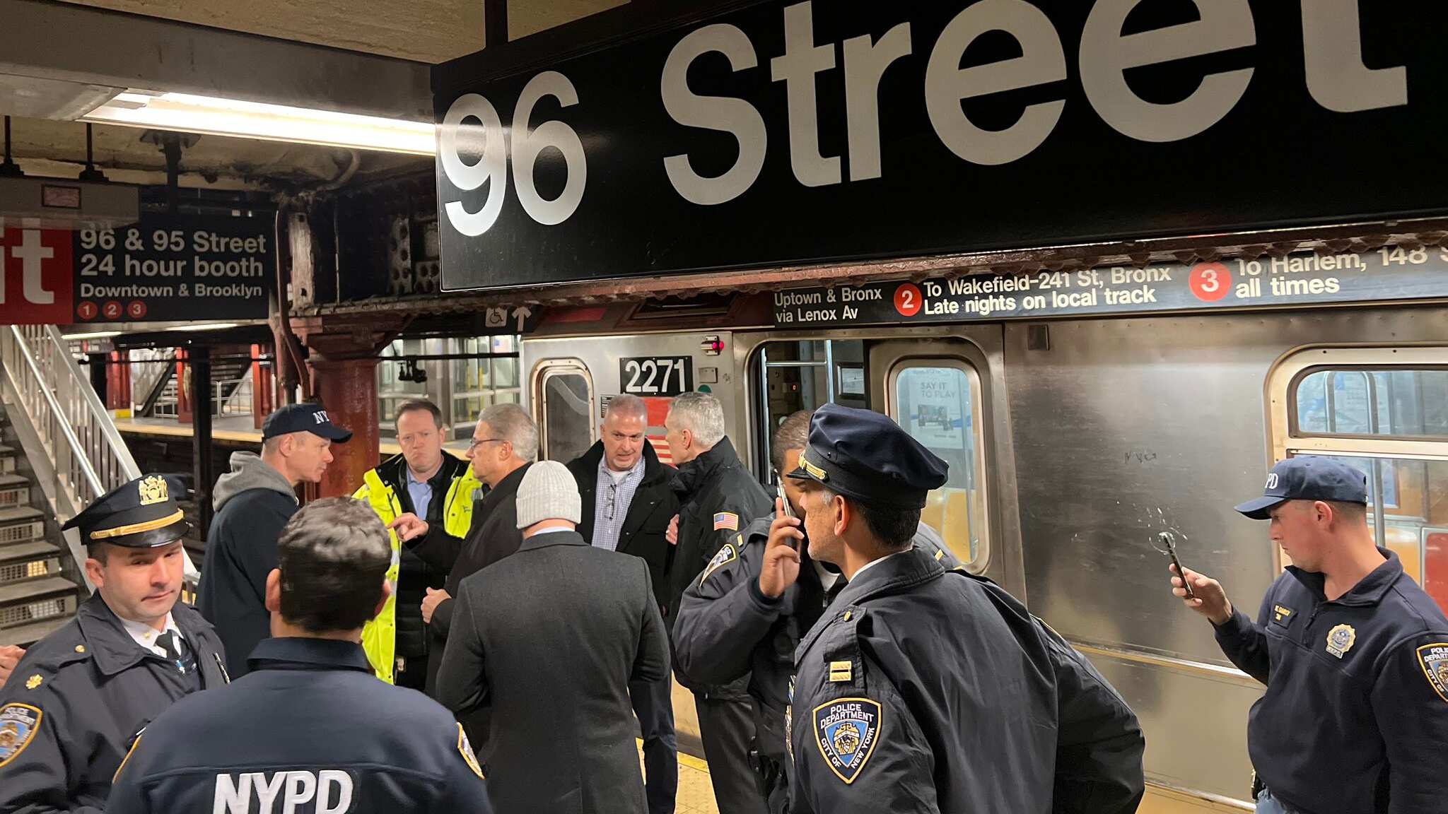 Tren del Metro de NY se descarrila tras choque