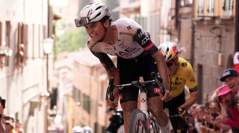 Isaac del Toro hizo historia en el Giro de Italia.