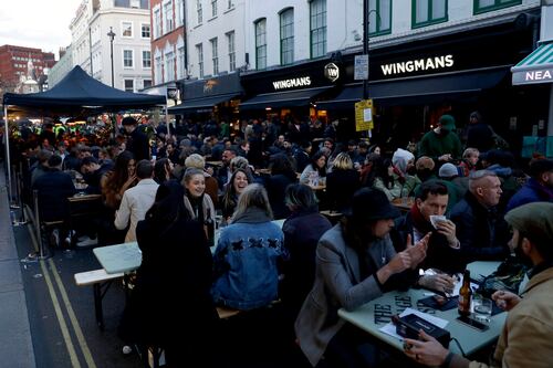 FOTOS: Así lucieron los bares y restaurantes en Inglaterra tras su reapertura