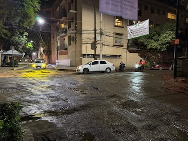 Enormes baches convierten calles de Polanco en una 'zona de guerra'