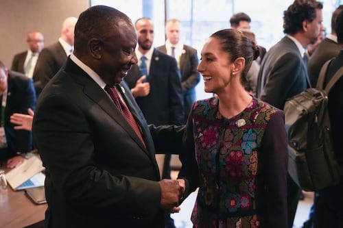 Claudia Sheinbaum, entre las 67 más elegantes del mundo junto con Bad Bunny y Rosalía