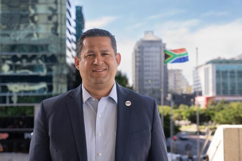 Diego Sinhue se reúne con directivos de Greencape en Sudáfrica