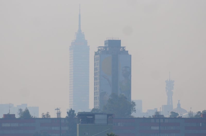 Las autoridades capitalinas han anunciado que la calidad del aire es "extremadamente mala" durante las primeras horas de 2023