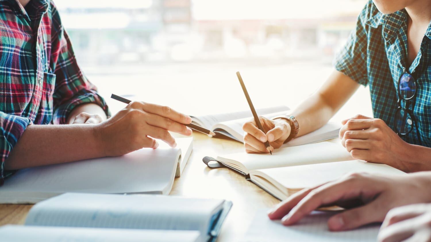 Terminar la prepa permite acceder a mejores oportunidades laborales.