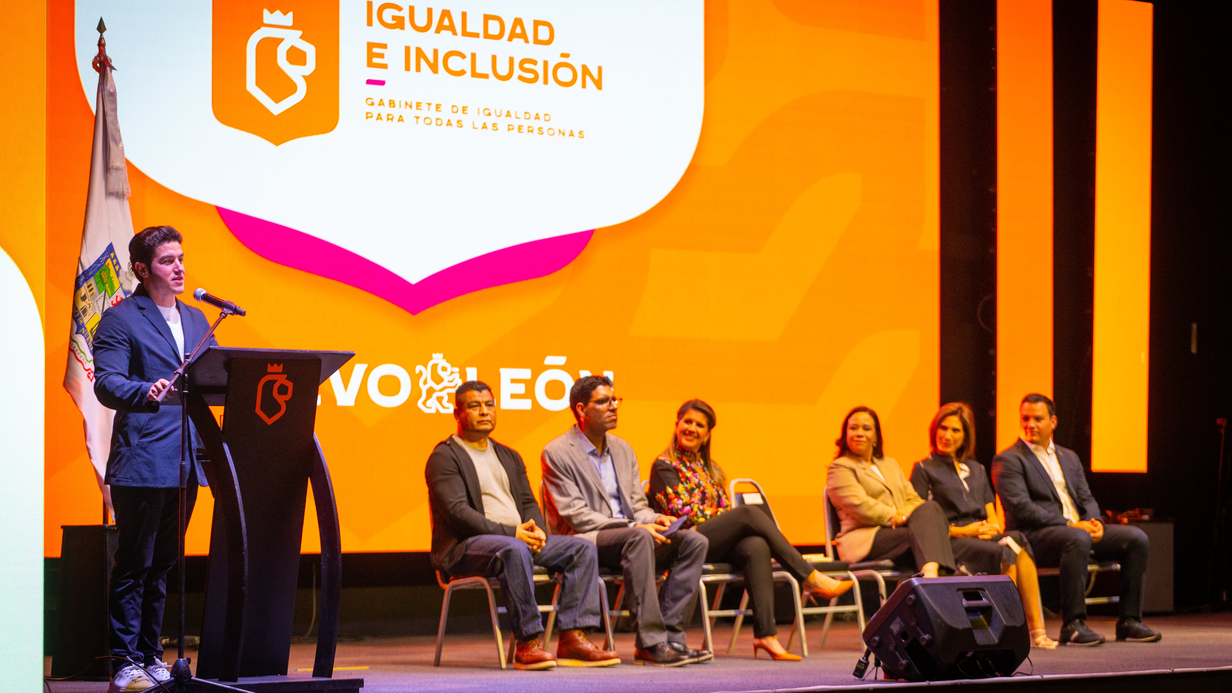 García dijo que este año llegan mil 600 camiones y se trabaja para resolver la movilidad.