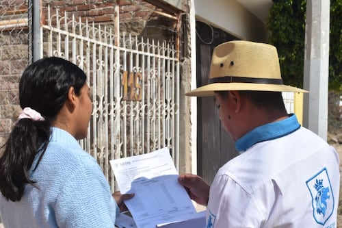 Realiza FIDOC visitas casa por casa para facilitar pagos en León