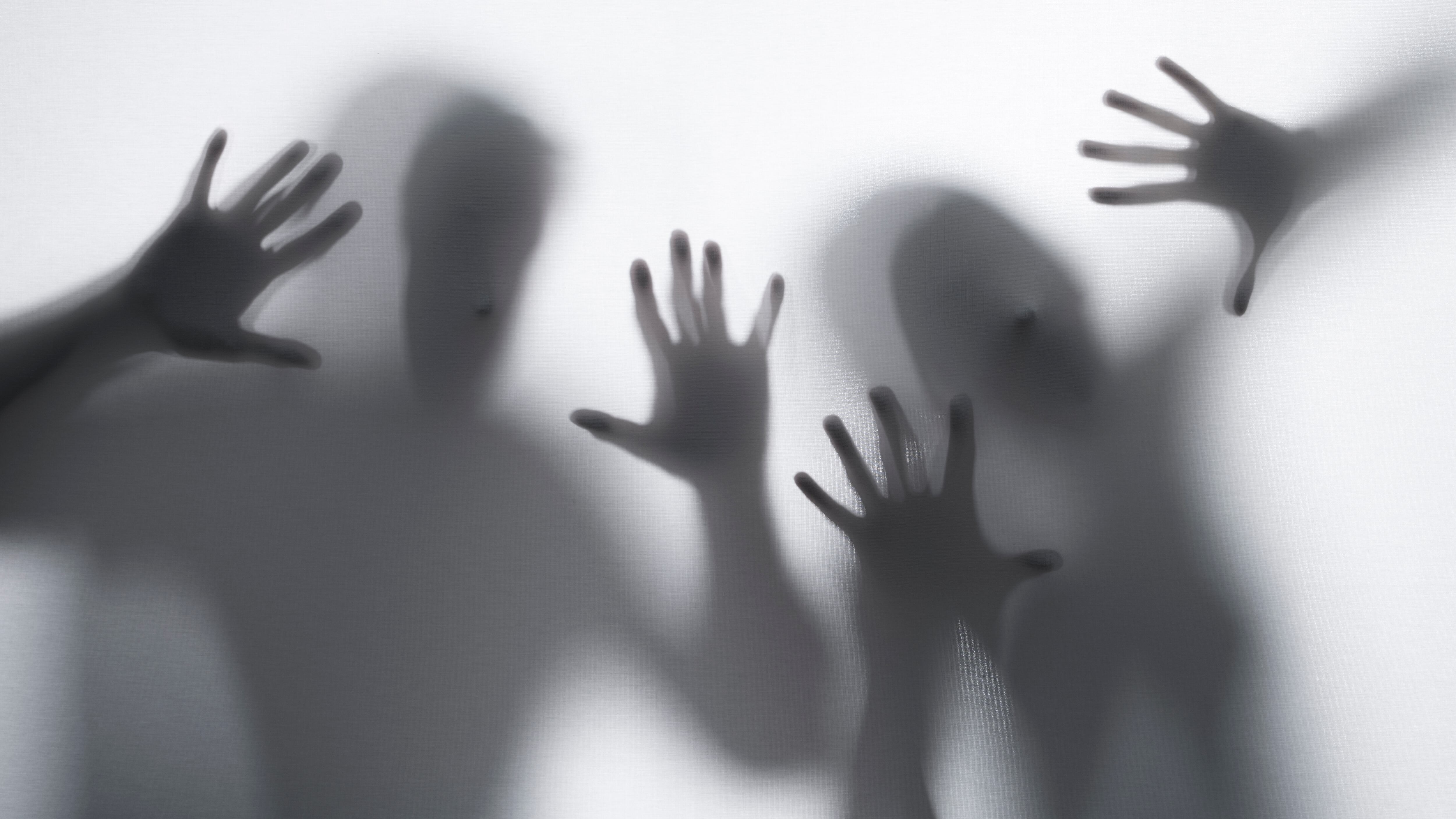 Aunque en términos generales un ataque de ansiedad y un ataque de pánico pueden confundirse, tienen características particulares que los hacen diferentes. Foto: Freepik.