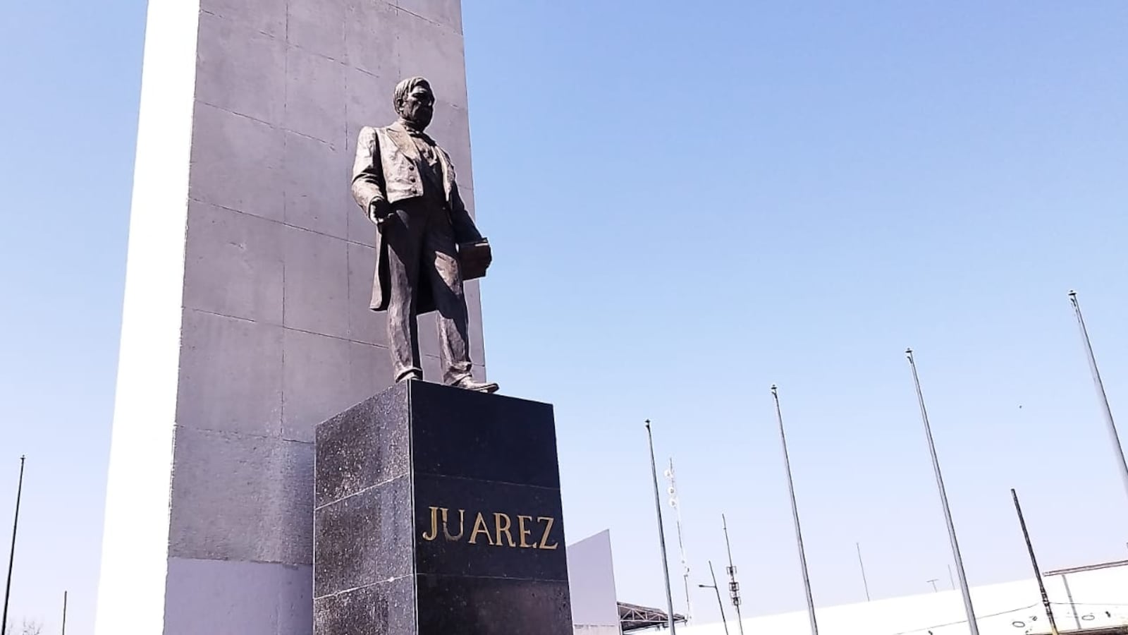 El monumento a Benito Juárez en el de Guadalajara se encuentra en una de las zonas más inseguras de la ciudad. PUBLIMETRO MÉXICO/ MARIANA A. SÁNCHEZ