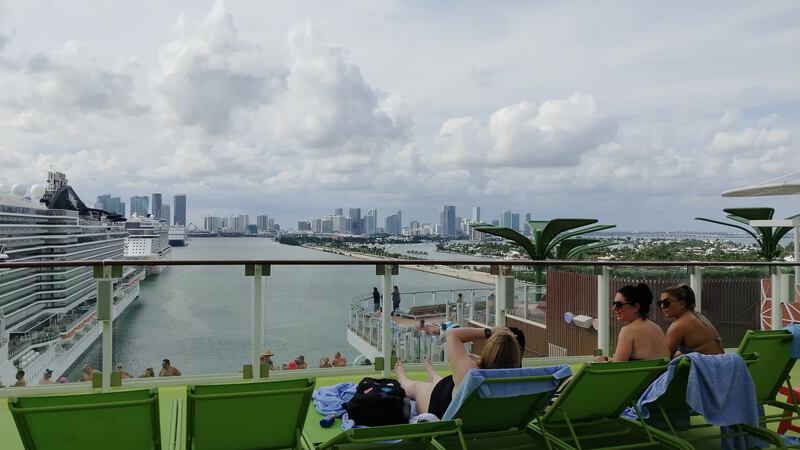 El Icon of the Seas no es solo un crucero; es una ciudad flotante llena de sorpresas gratificantes, que te cautivará por su excelente servicio, diseño innovador y múltiples actividades