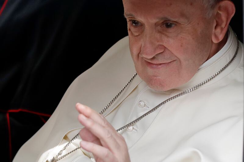 Papa Francisco: Encuentran carta con balas
