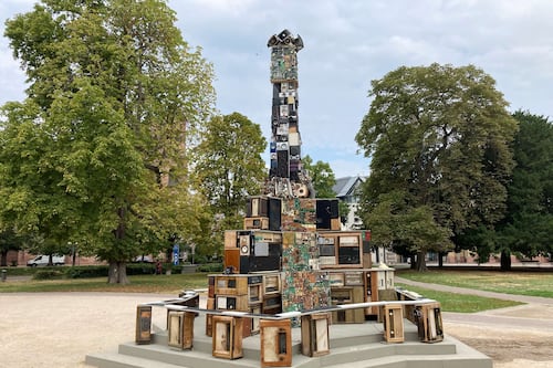 Altavoces reciclados que dan vida a templos de sonido urbano