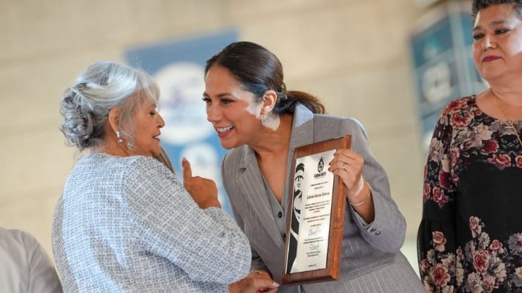 La gobernadora entregó estos impulsos.