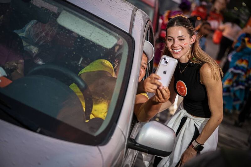 Estos últimos días de campaña echará la carne al asador.