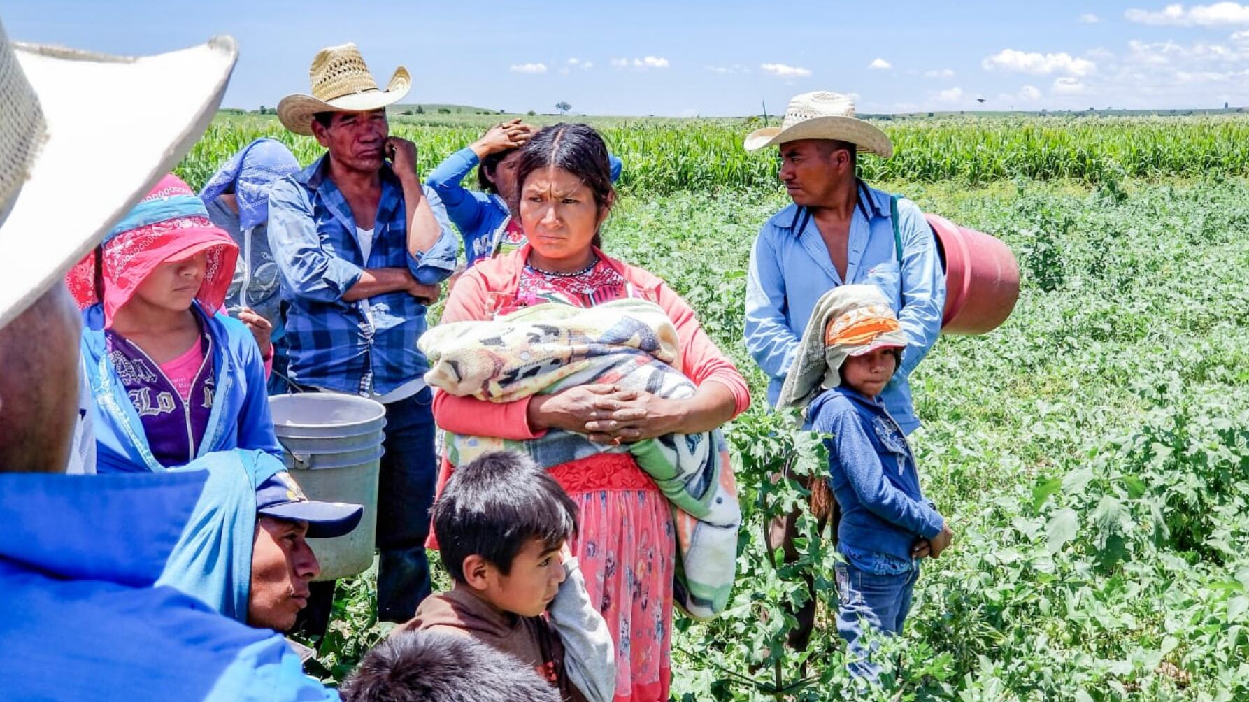 Reforman ley para mujeres migrantes.