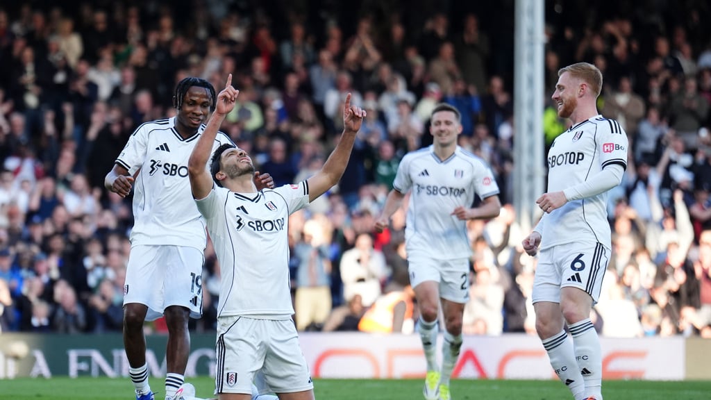 Raul Jimenez dedica gol a su padre