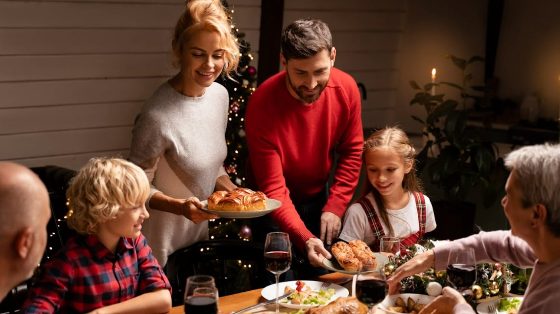 En todo el mundo. En todos los países encuestados, una mayoría considerable de personas afirma que el deterioro moral es un problema “moderadamente grave” o “muy grave”