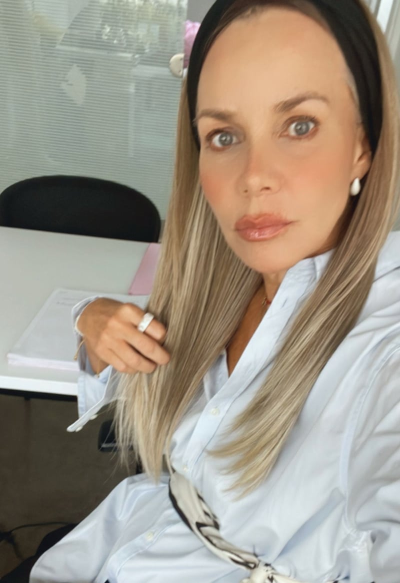 La marca colombiana Studio F presenta, con la guía de Michelle Salas, las claves de su nueva colección, donde destacan siluetas versátiles, colores sofisticados y piezas que se adaptan a distintos estilos de vida