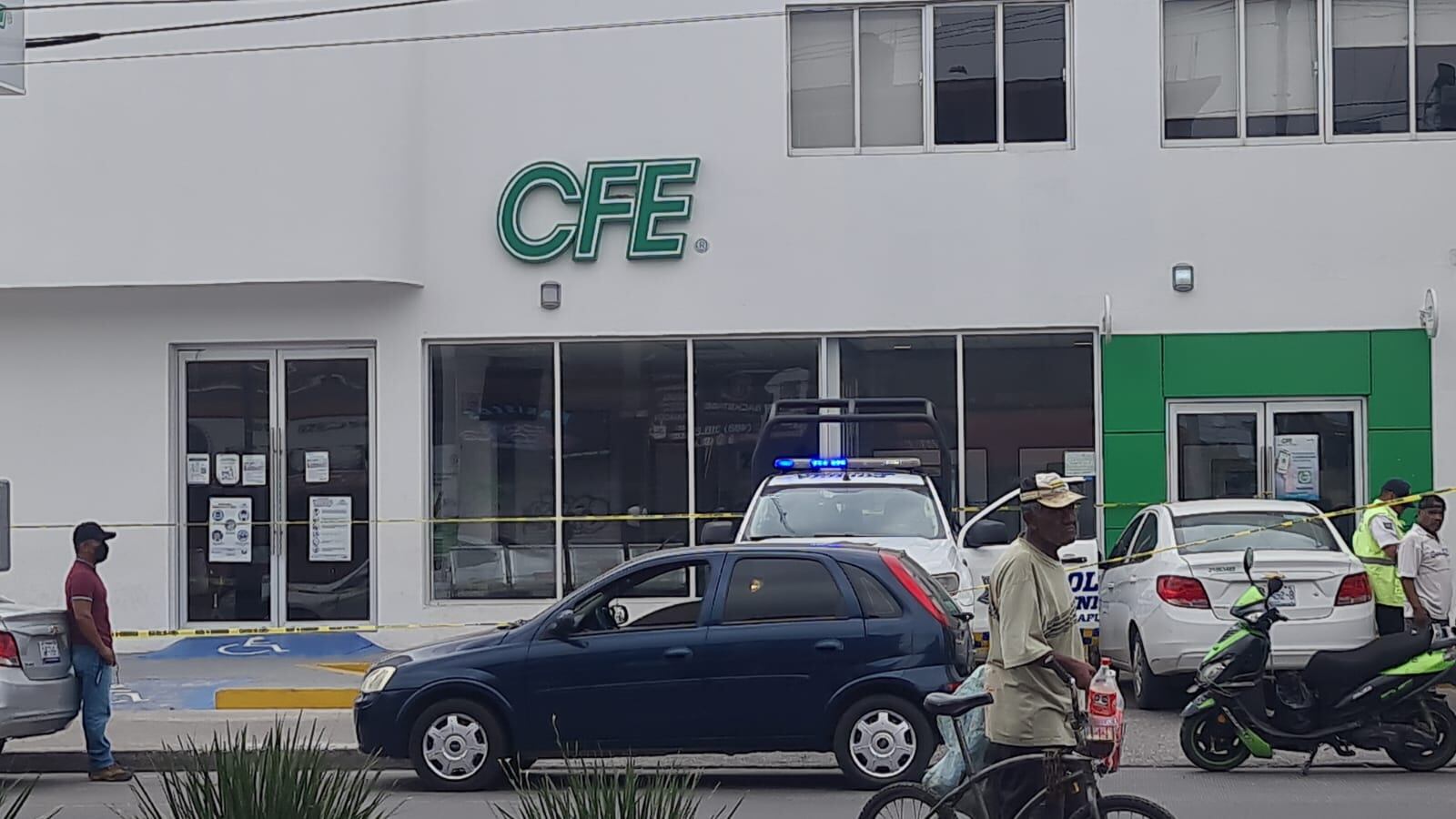 Se visten de trabajadores de la CFE y roban miles de pesos de cajeros.