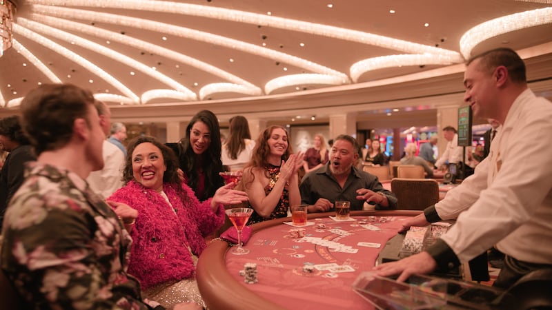 Mirreyes Vs. Godínez: Las Vegas