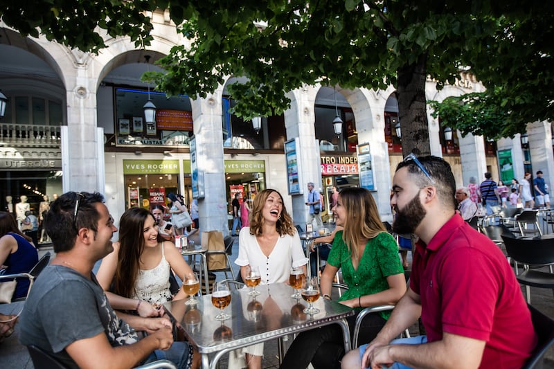 España se convertirá en epicentro del turismo astronómico con tres fenómenos únicos. Te contamos dónde verlos y qué hacer en cada región para aprovechar el viaje al máximo