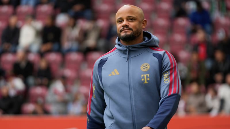 Vincent Kompany tuvo que recibir atención médica el viernes tras desplomarse durante el entrenamiento del FC Bayern