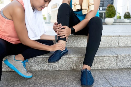 Esguinces y torceduras: la importancia de atender a tiempo una lesión de tobillo