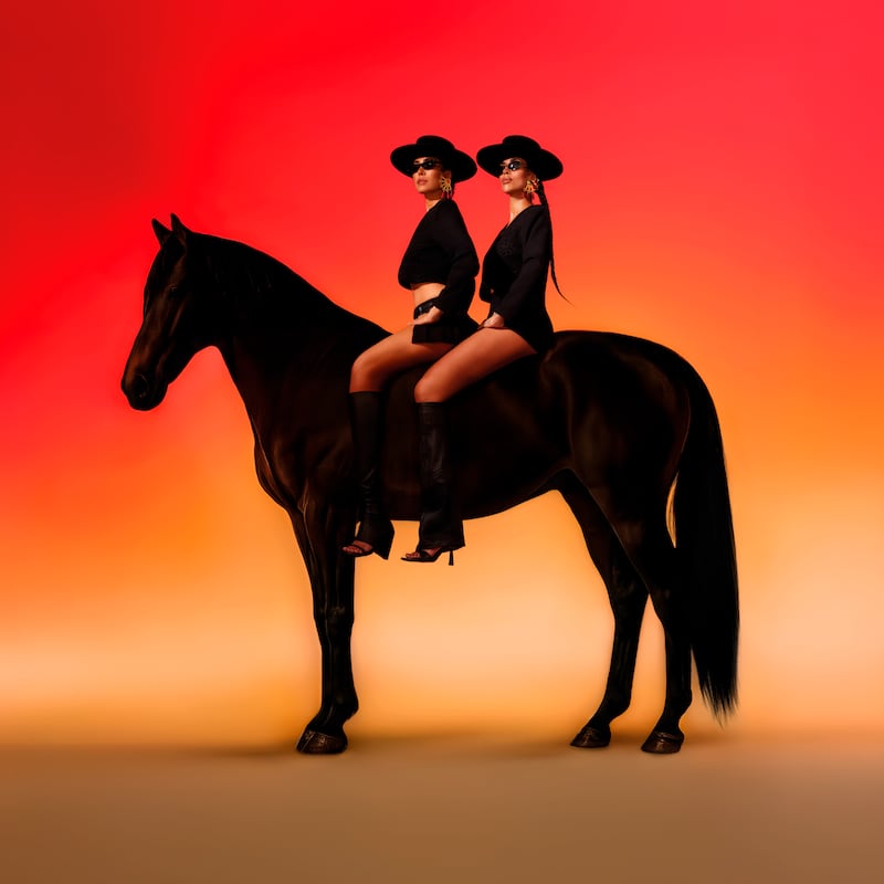 El dúo MESTIZA presenta Spanish Chica, su nuevo álbum, antes de su residencia en Hï Ibiza y su debut en Coachella 2026.