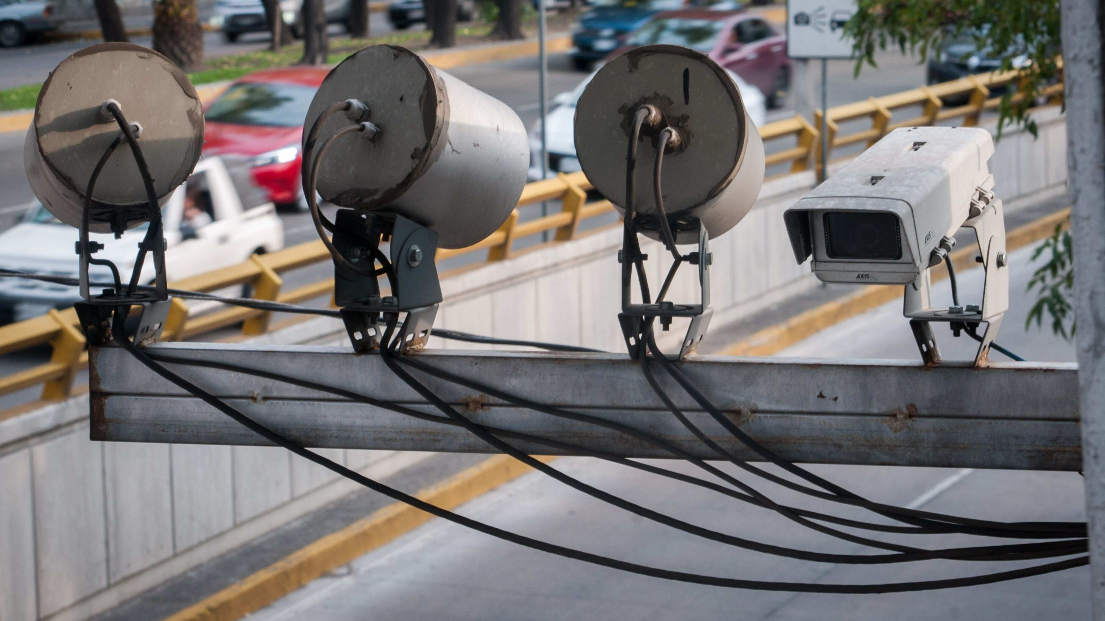 Fotomultas y radares de velocidad serán instalados en León; iniciativa ya está en análisis.