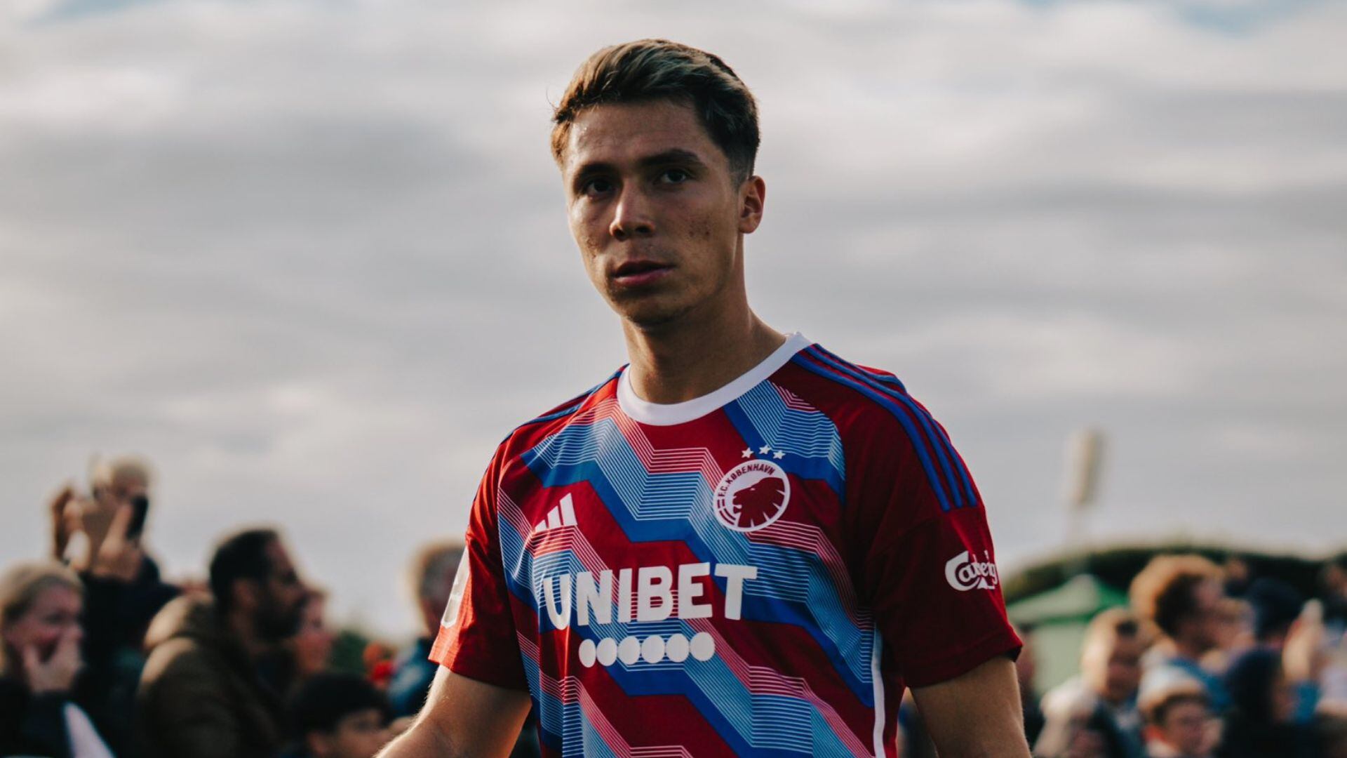 Rodrigo Huescas debuta con asistencia en la victoria del Copenhague ante el Lyngby. imagen: @FCKobenhavn.