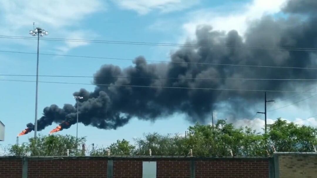 El 28 de mayo nuevamente la población se alarmó por el humo que despedía la refinería.