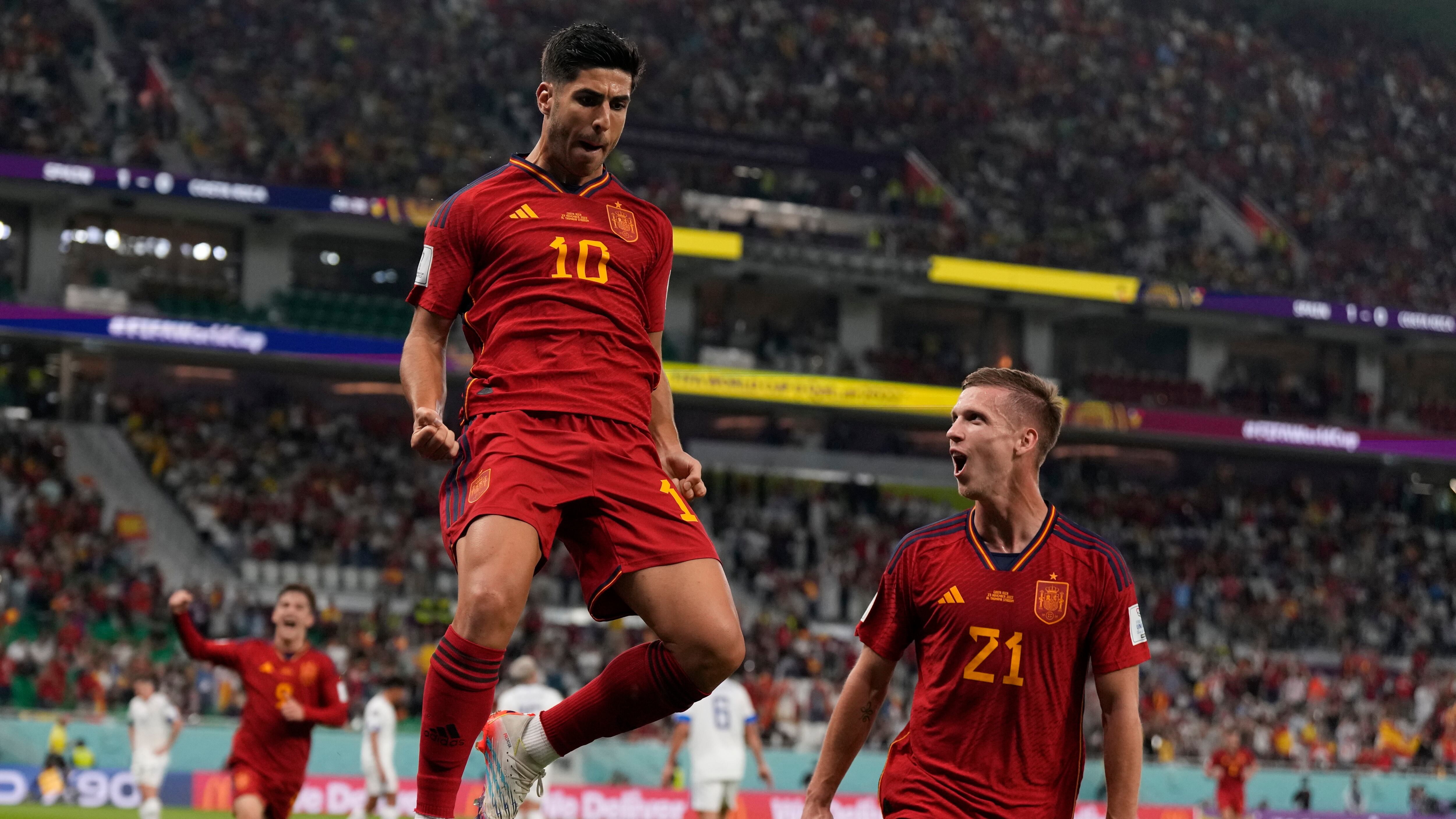 El estadio Al-Thumama es una fiesta por el lado español, que está disfrutando del gran partido de España.