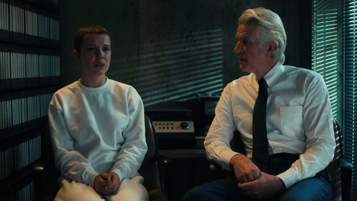 Matthew Modine y Millie Bobby Brown son parte de Stranger Things.