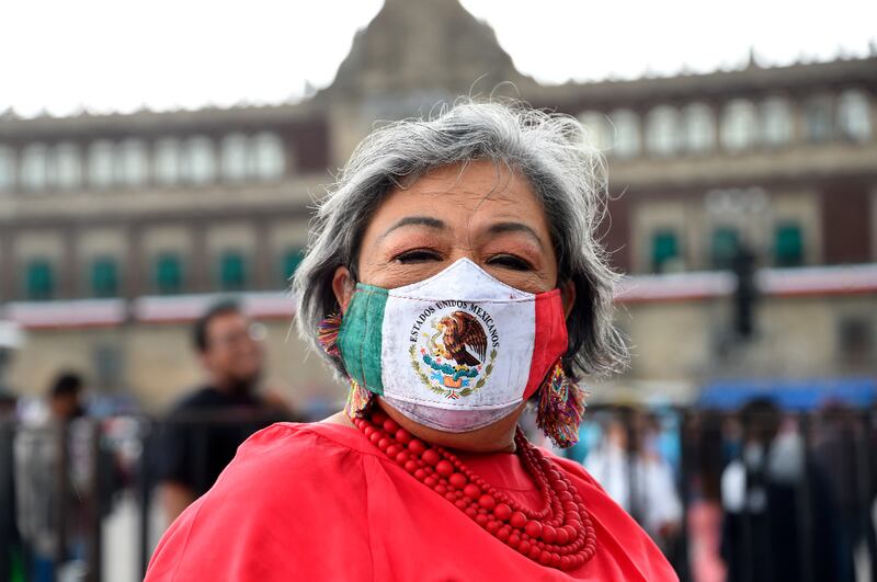 Mexicanos celebran la Independencia de México en el Zócalo capitalino