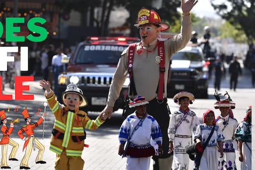Desfile cívico en GDL por aniversario de la Revolución reúne a dos mil 500 participantes