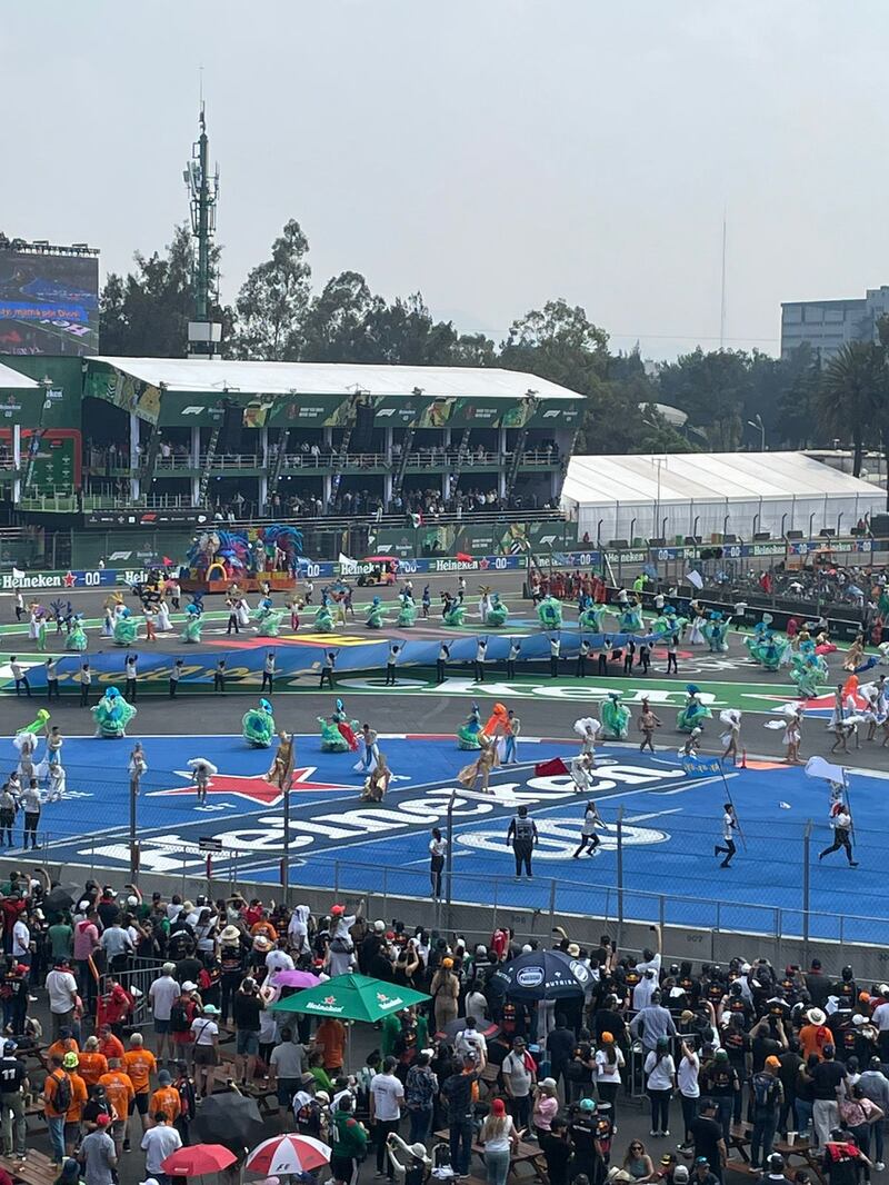 Así se vivió el desfile de F1 en el AHR