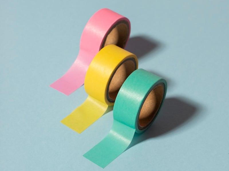 Esta herramienta versátil celebra cien años transformando la manera en que reparamos y decoramos nuestros espacios