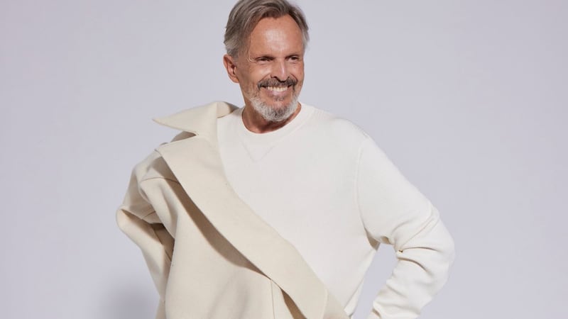 Miguel Bosé sella su amor por México con su gira ‘Importante Tour’