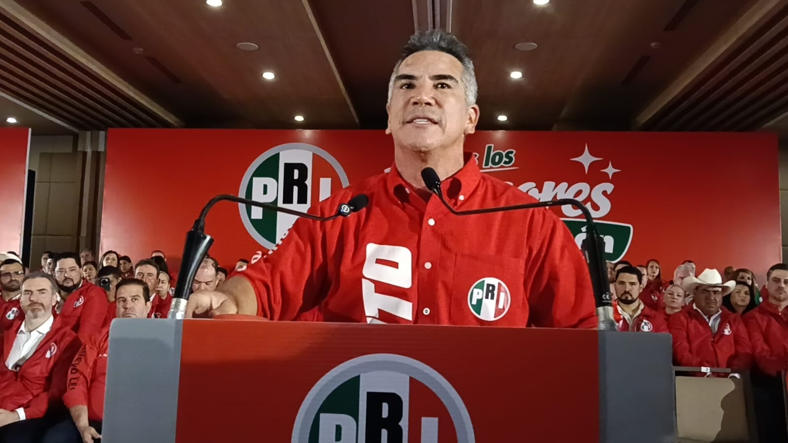 Moreno encabezó evento priista en Monterrey.