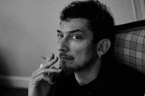 León Larregui presenta Manifiesto de un Tremendo Delirio: “Este disco es medio melancolicón”